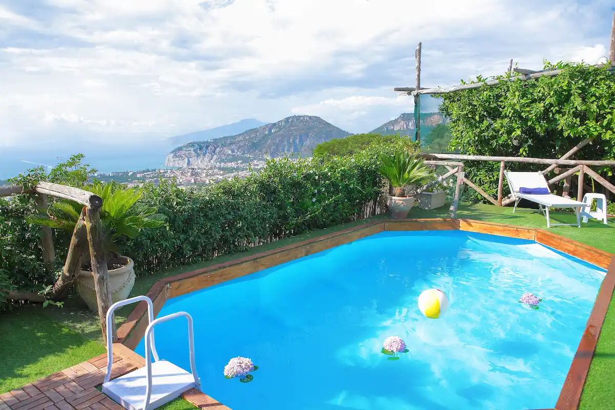 Panoramic pool